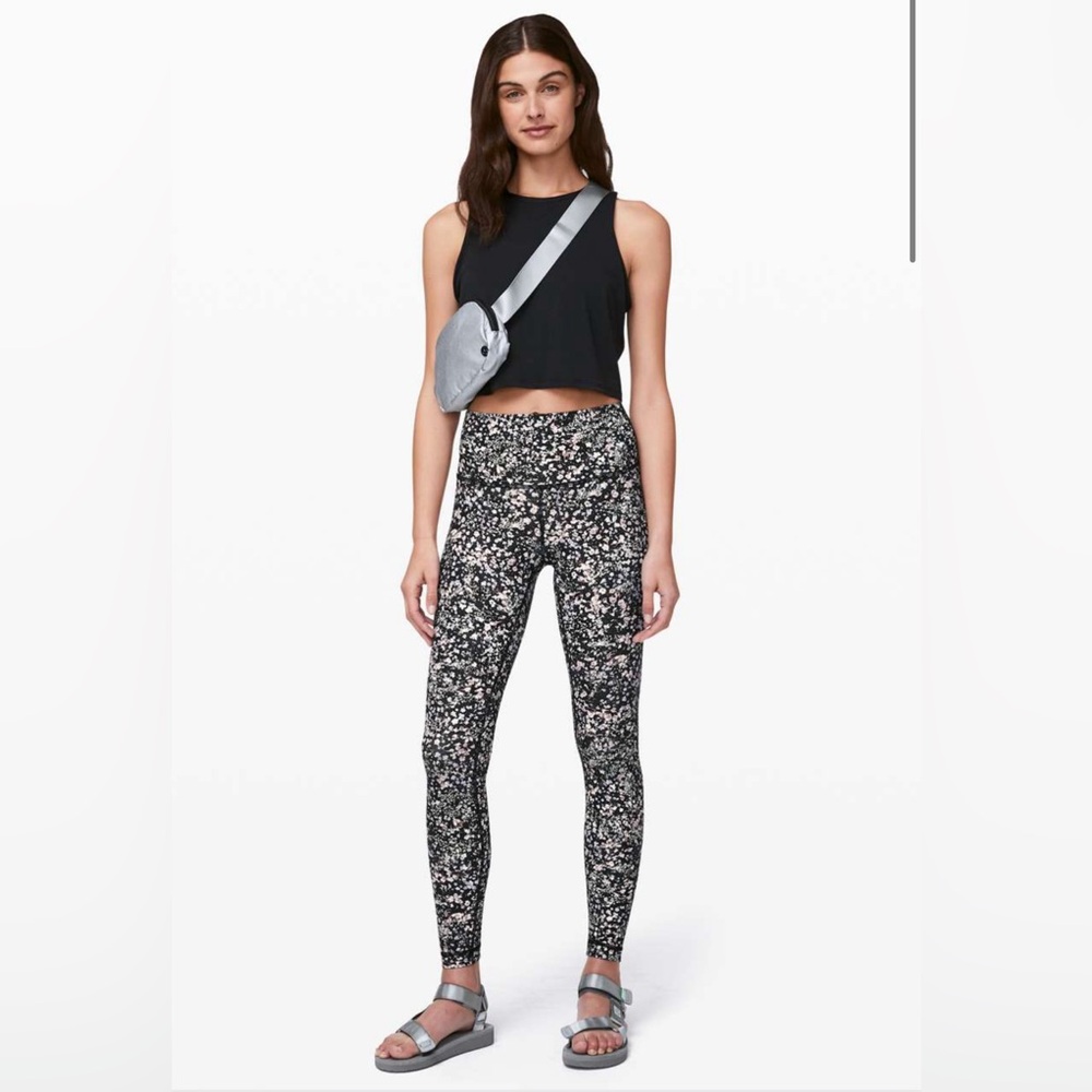 Lululemon printed legging size 6 NWOT